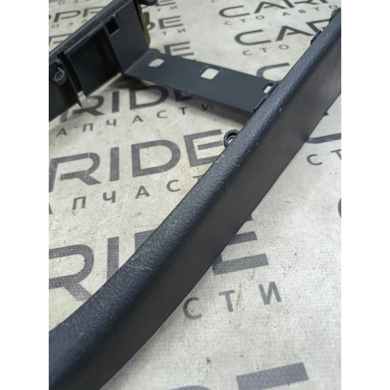 Накладка центральной консоли (салон) Hyundai Santa Fe CM 2009 2.2 CRDI 846512b700