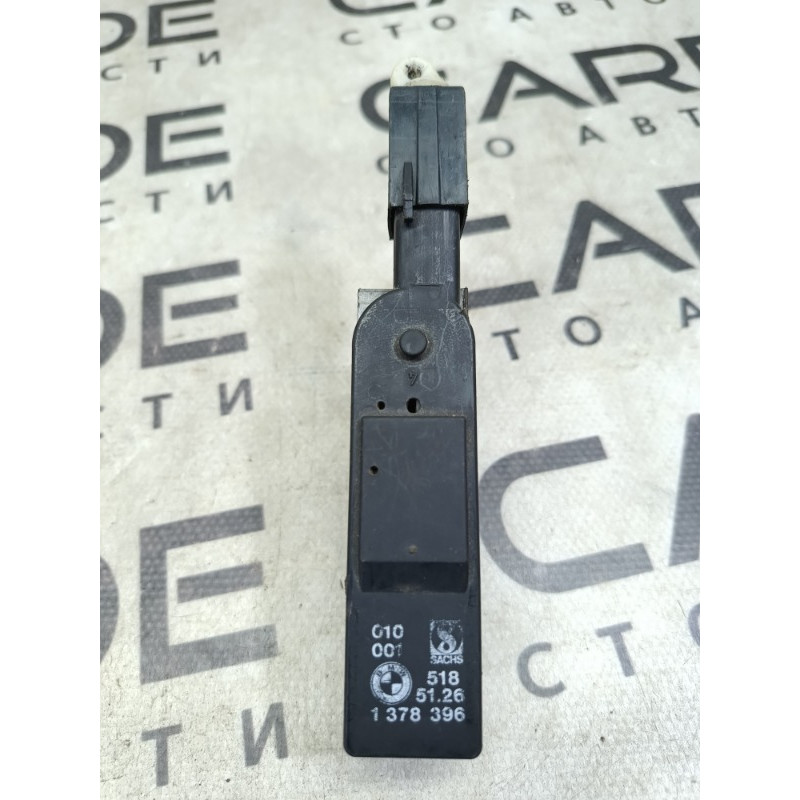 Привод замка багажника (электрика) BMW 7-series E32 51261378396