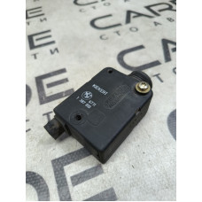 Привод лючка топливного бака