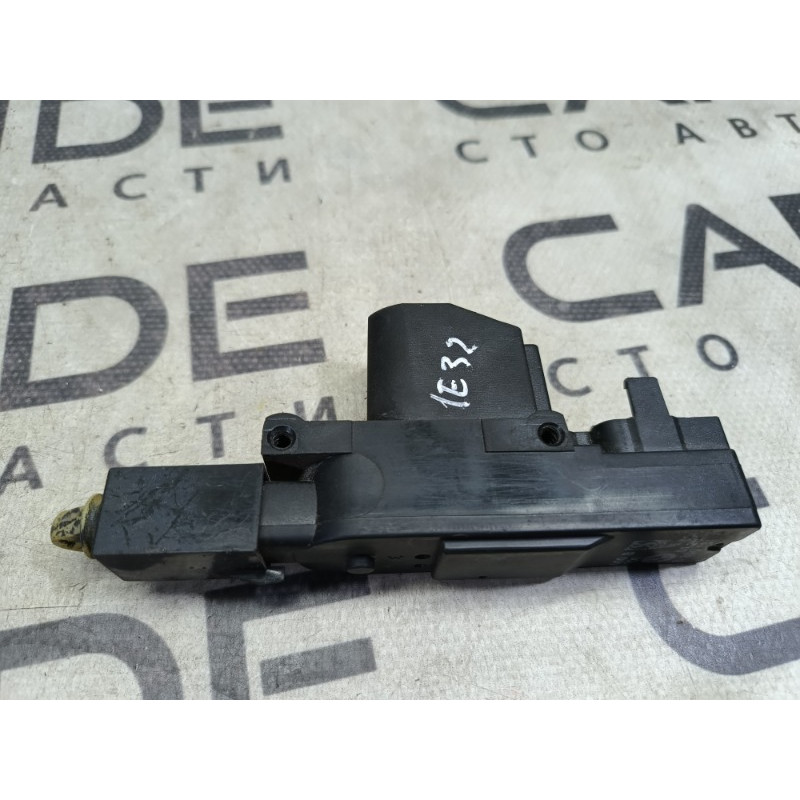 Привод замка багажника (электрика) BMW 7-series E32 1990 M70b50 51268350181