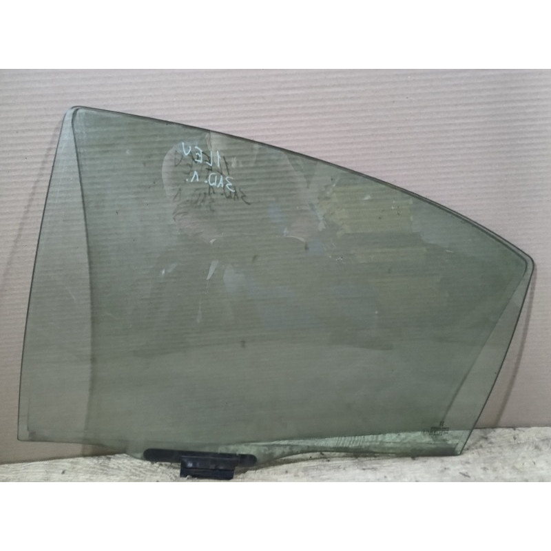 Стекло (кузов и элементы) PEUGEOT 607 1 2002 3.0i V6 9203FF