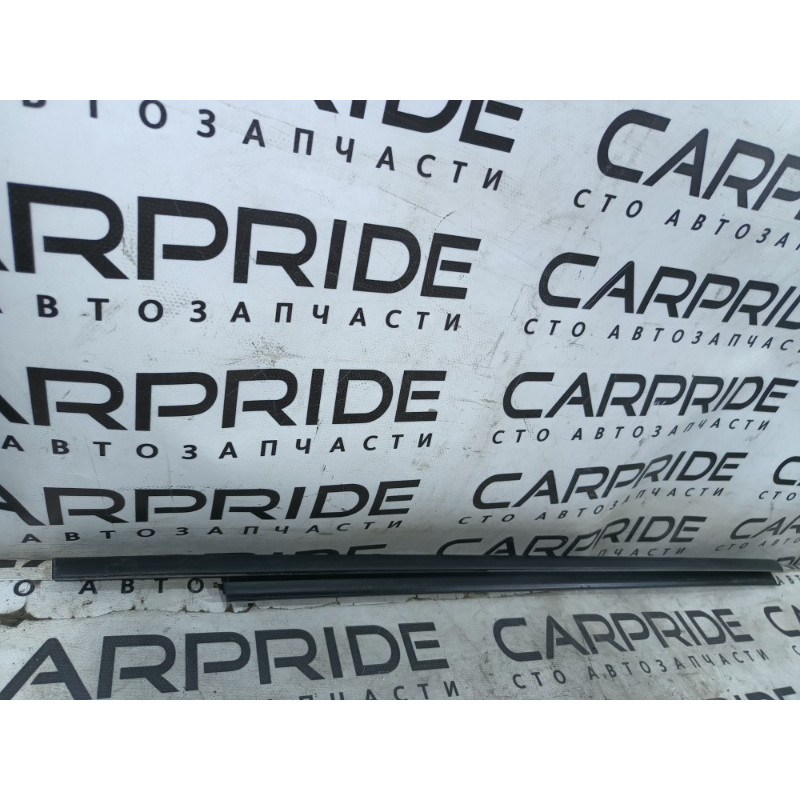 Молдинг стекла (кузов и элементы) Ford Explorer MK5 bb537821452