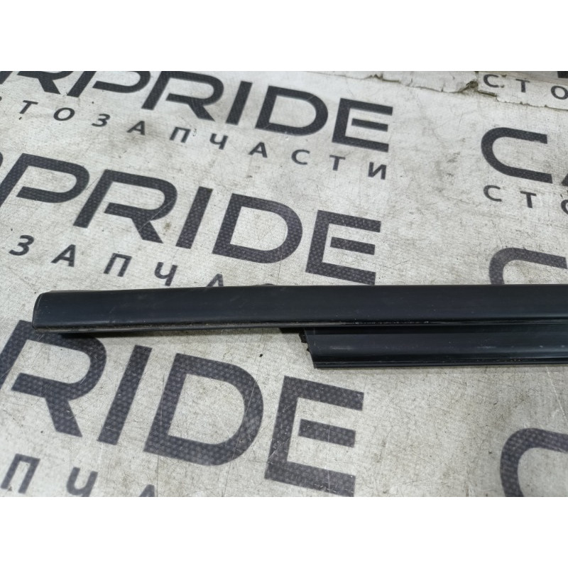 Молдинг стекла (кузов и элементы) Ford Explorer MK5 bb537821452