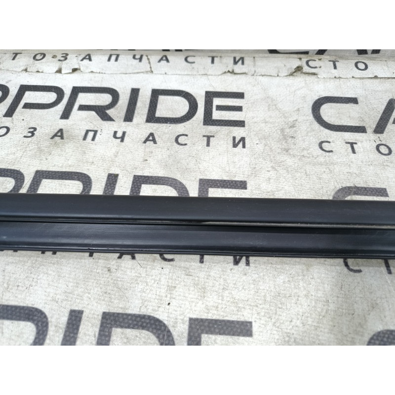 Молдинг стекла (кузов и элементы) Ford Explorer MK5 bb537821452