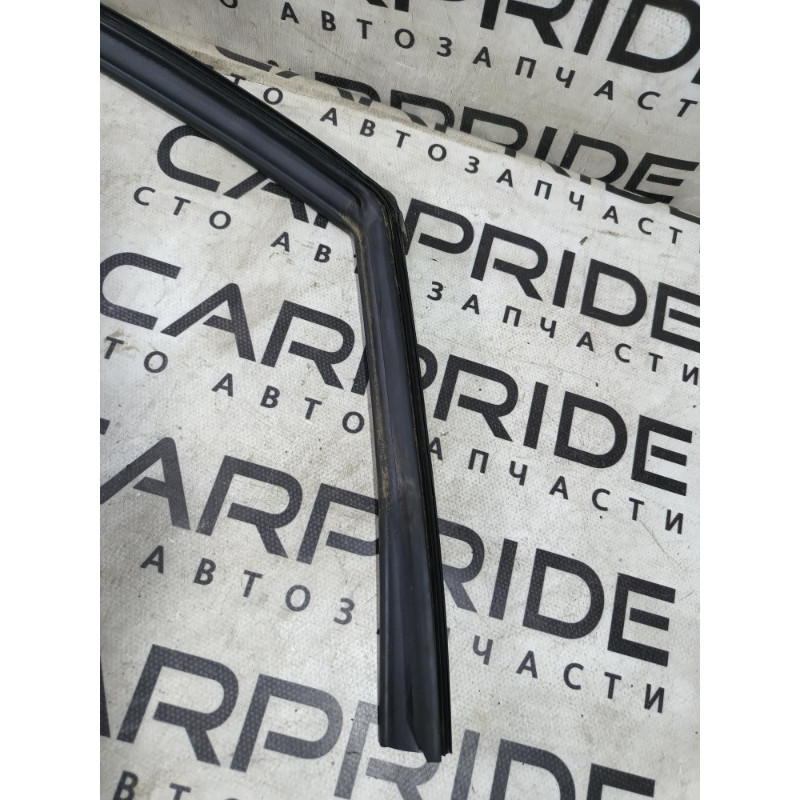 Уплотнитель стекла двери (кузов и элементы) Ford Explorer MK5