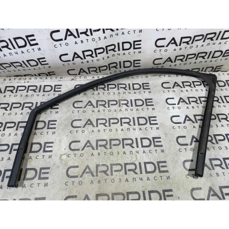 Уплотнитель стекла двери (кузов и элементы) Ford Explorer MK5