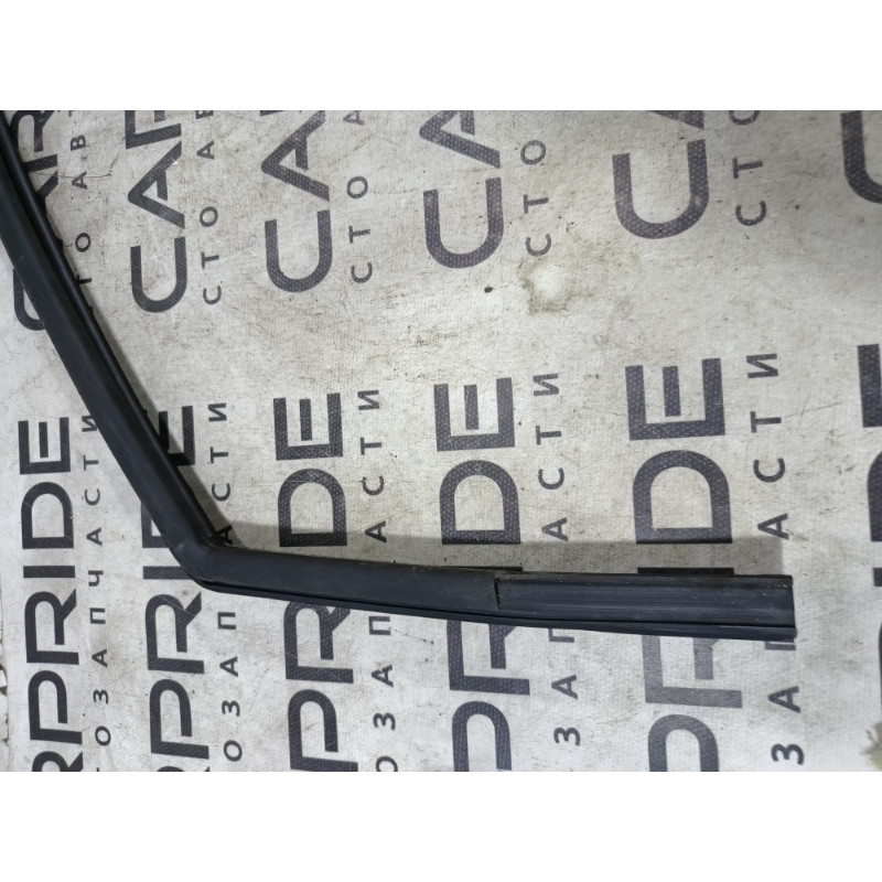 Уплотнитель стекла двери (кузов и элементы) Ford Explorer MK5