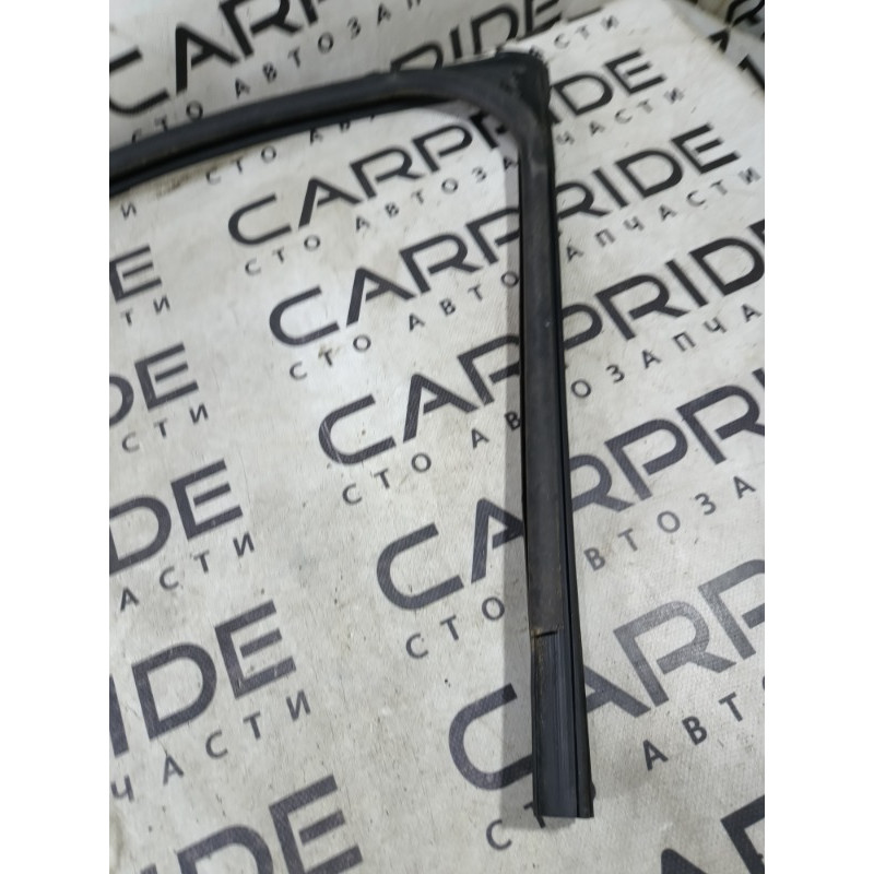 Уплотнитель стекла двери (кузов и элементы) Ford Explorer MK5