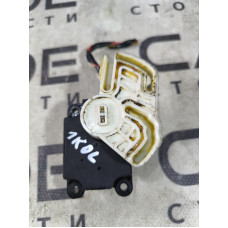 Привод заслонки отопителя