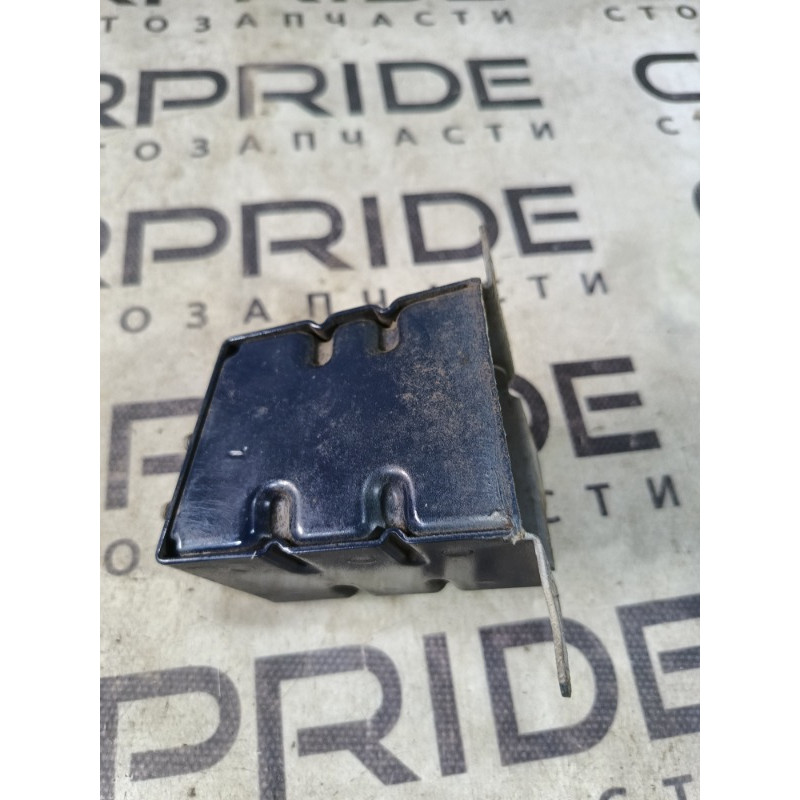 Кронштейн усилителя бампера (стекла и зеркала) RENAULT Koleos HY 2008 2.0 852110885R