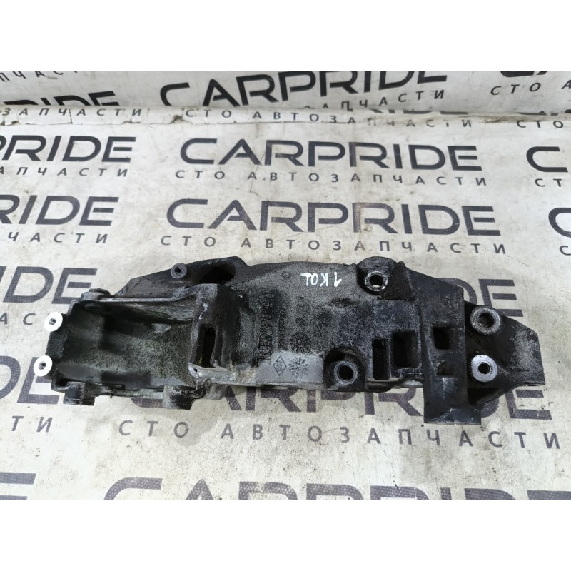 Кронштейн генератора (кронштейны двигателя) RENAULT Koleos HY 2008 2.0 8200527320