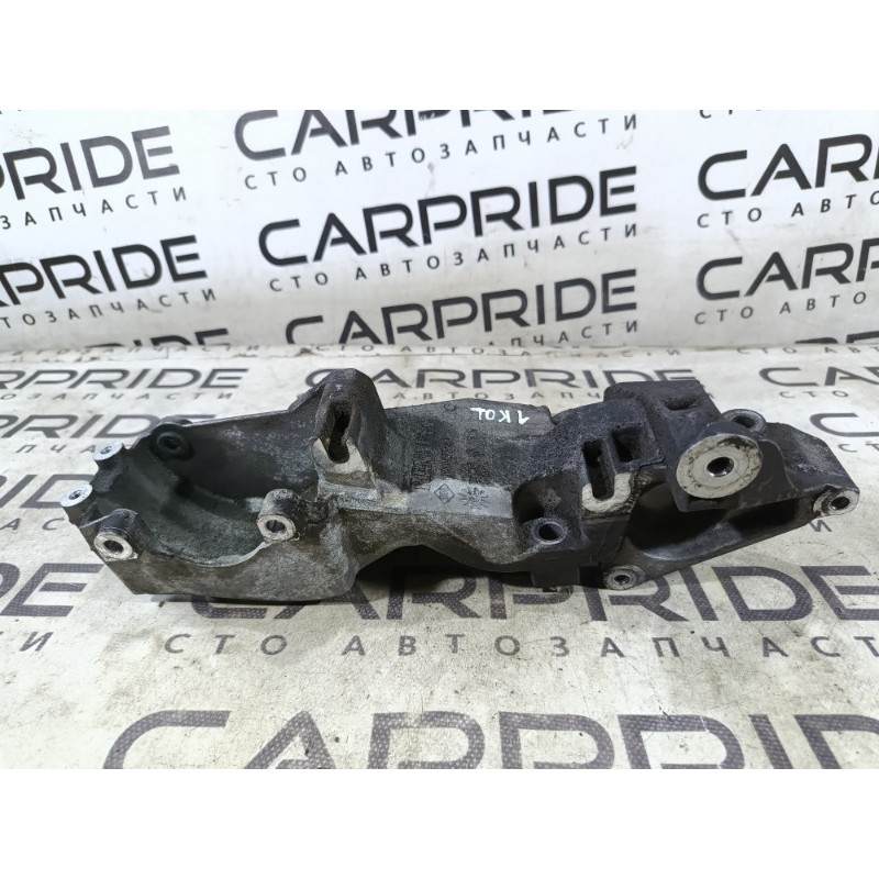 Кронштейн генератора (кронштейны двигателя) RENAULT Koleos HY 2008 2.0 8200527320