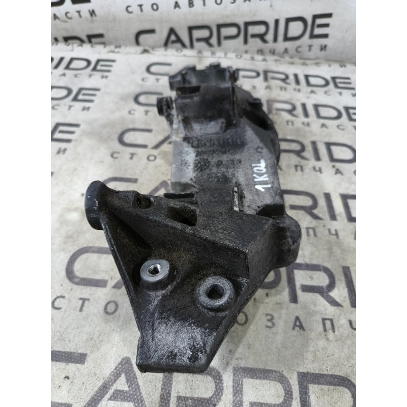 Кронштейн генератора (кронштейны двигателя) RENAULT Koleos HY 2008 2.0 8200527320