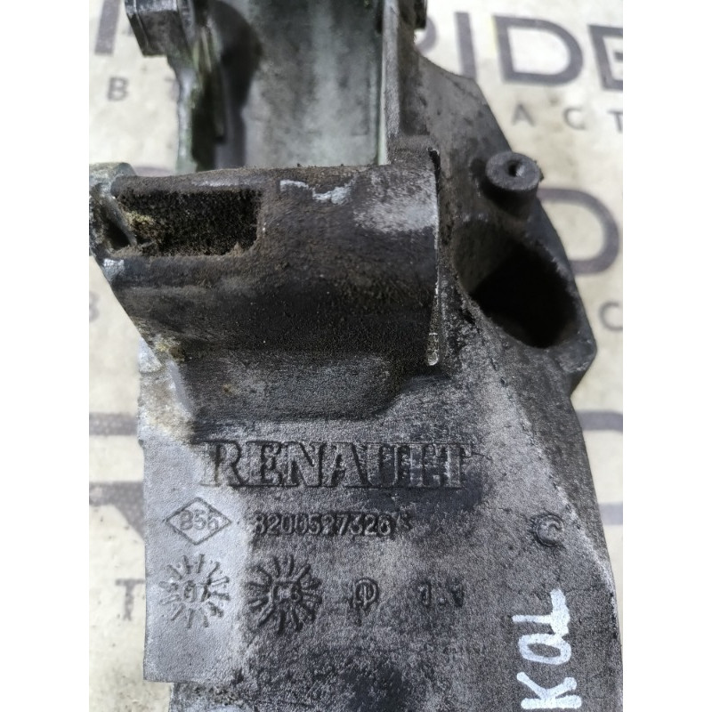 Кронштейн генератора (кронштейны двигателя) RENAULT Koleos HY 2008 2.0 8200527320
