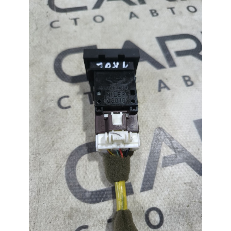 Кнопка блокировки центрального замка (электрика / кнопки) RENAULT Koleos HY 2008 2.0 805955408R