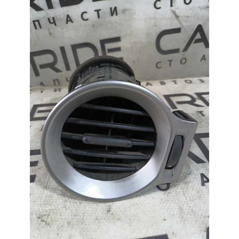 Дефлектор воздуховода (салон) RENAULT Koleos HY 2008 2.0 68760jy00a