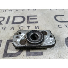 Замок капота