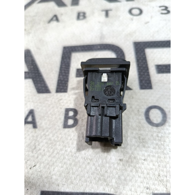 Кнопка выключатель солнцезащитной шторы (электрика / кнопки) PEUGEOT 607 1 2002 3.0i V6 96296487zl