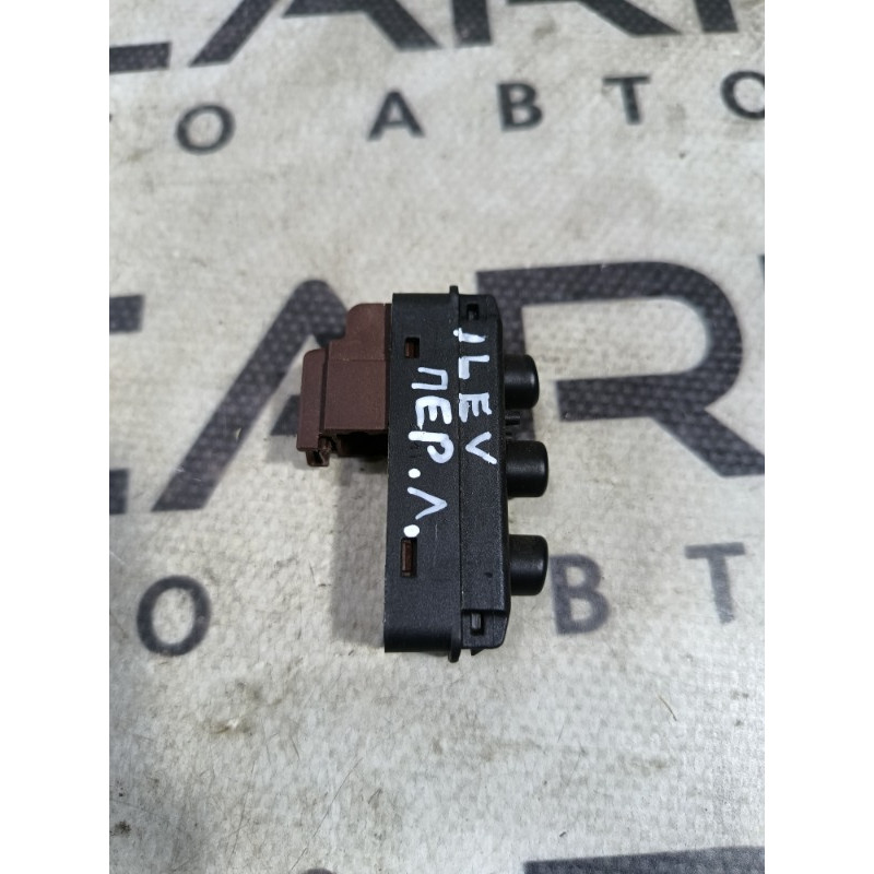 Кнопка памяти сидения (электрика / кнопки) PEUGEOT 607 1 2002 3.0i V6