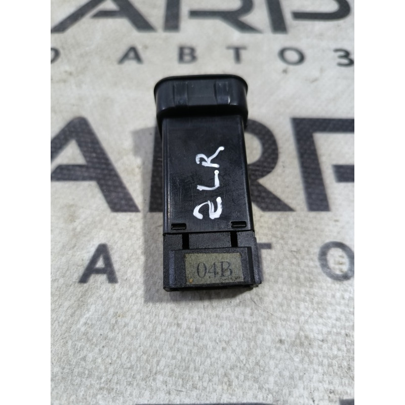 Кнопка открытия лючка топливного бака (электрика / кнопки) LAND ROVER Range Rover P38 1996 4.6 Lucas AMR3388