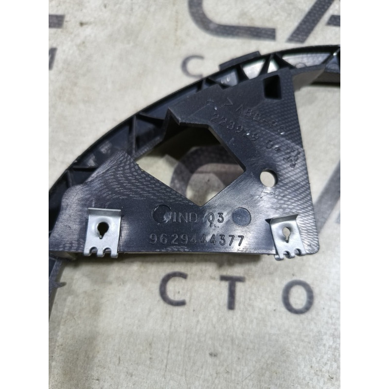 Накладка центральной консоли (салон) PEUGEOT 607 1 2002 3.0i V6 8265F3