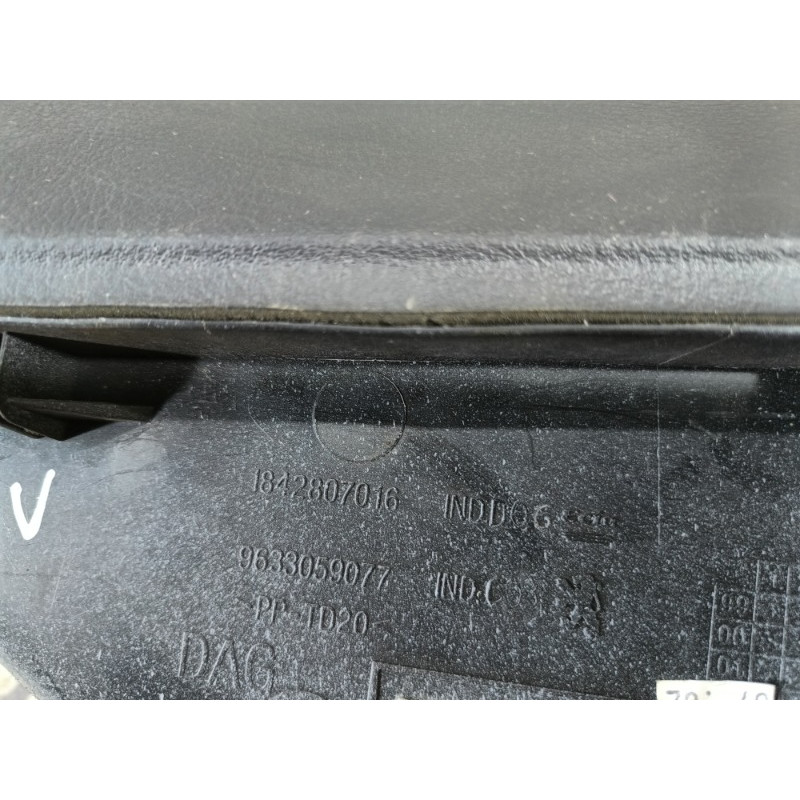 Бардачок (салон) PEUGEOT 607 1 2002 3.0i V6 9633059077