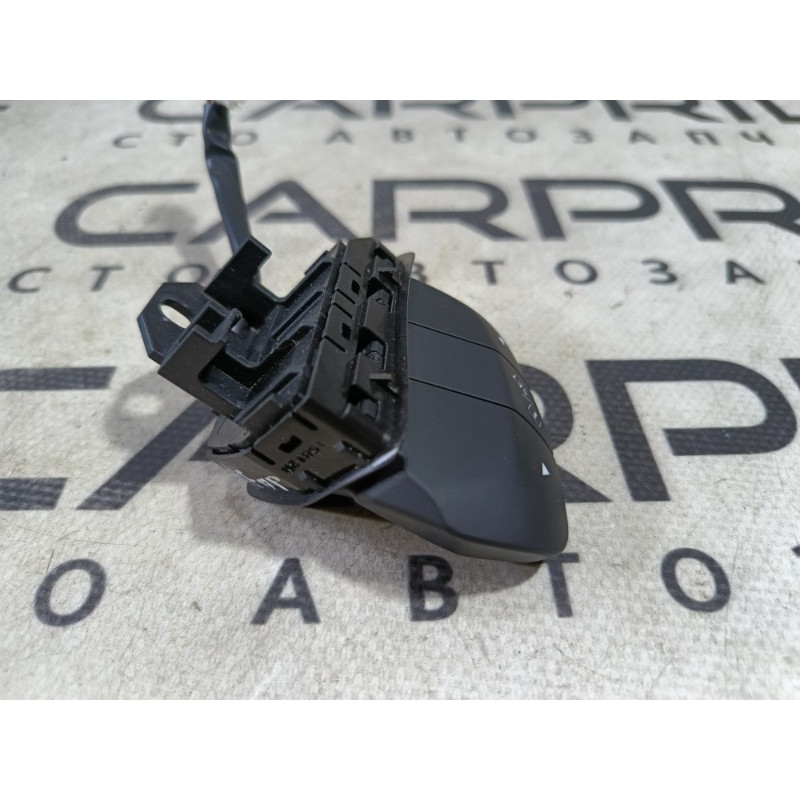 Кнопки руля (электрика / кнопки) Subaru Forester SJ 2016 2.5 83158SG000