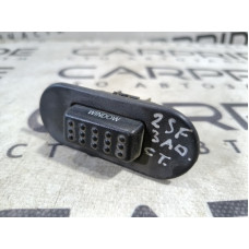 Кнопка открывания крышки багажника