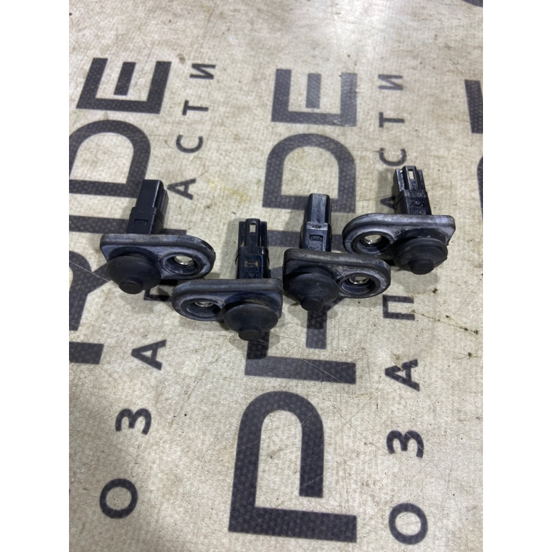 Концевик двери (электрика) Hyundai Santa Fe SM 2005 2.0 9356025100