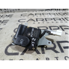 Привод заслонки отопителя