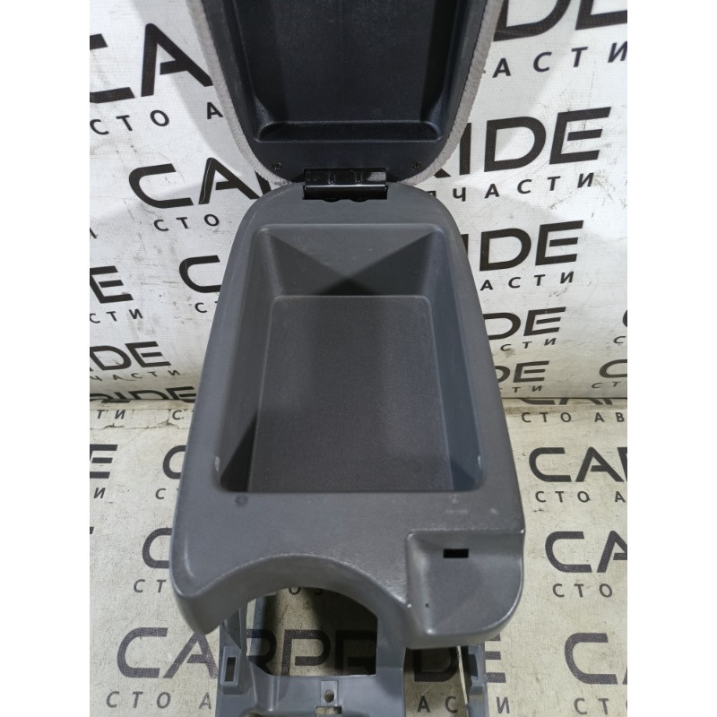 Подлокотник (салон) Hyundai Santa Fe SM 2005 2.0 8461126000