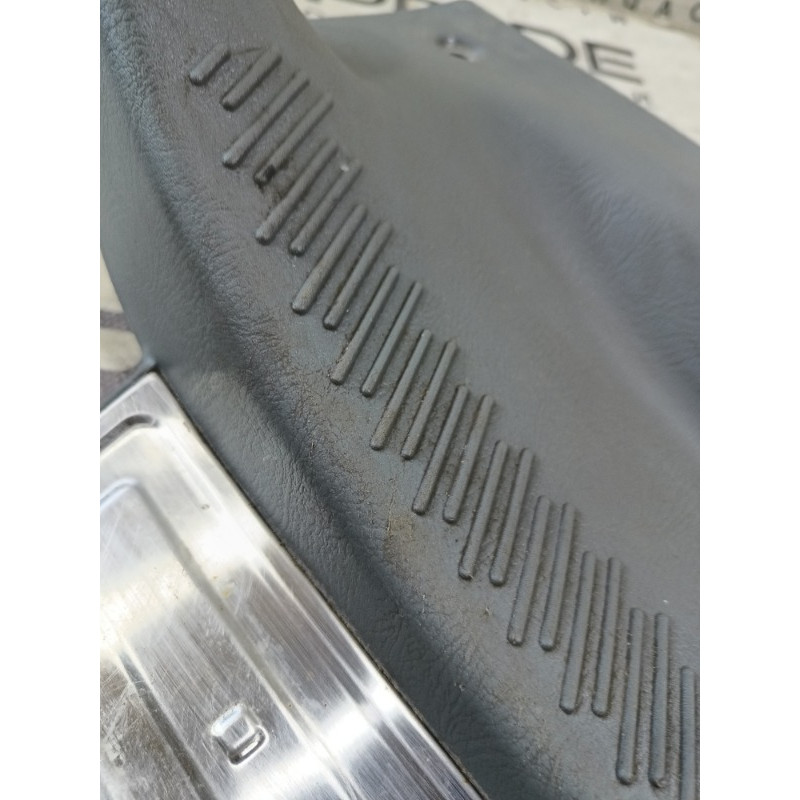Накладка на поріг (кузов і елементи) Hyundai Santa Fe SM 2005 2.0 8588526010