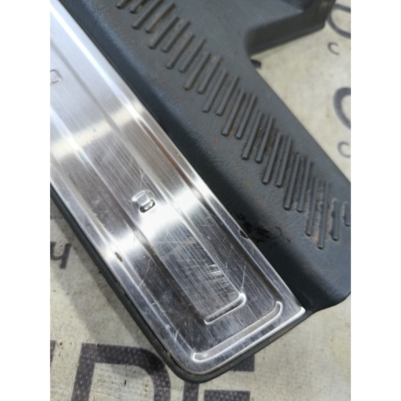 Накладка на поріг (кузов і елементи) Hyundai Santa Fe SM 2005 2.0 8588526010
