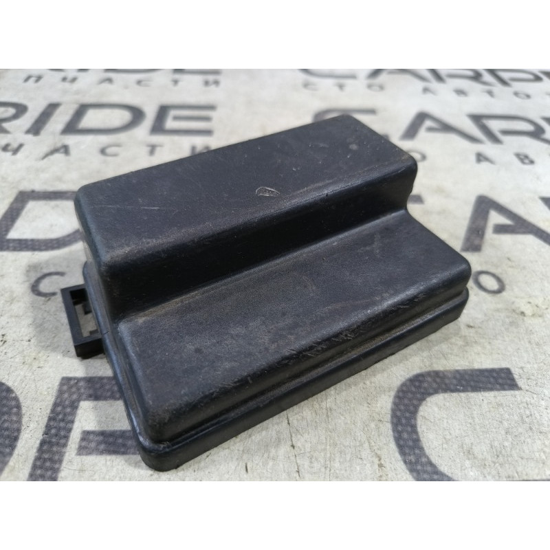 Кришка блоку реле (кузов і елементи) BMW 5-series E34 61131382420
