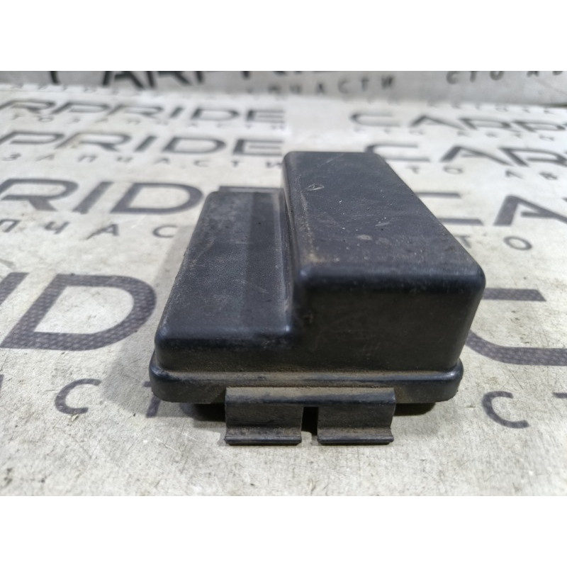 Кришка блоку реле (кузов і елементи) BMW 5-series E34 61131382420