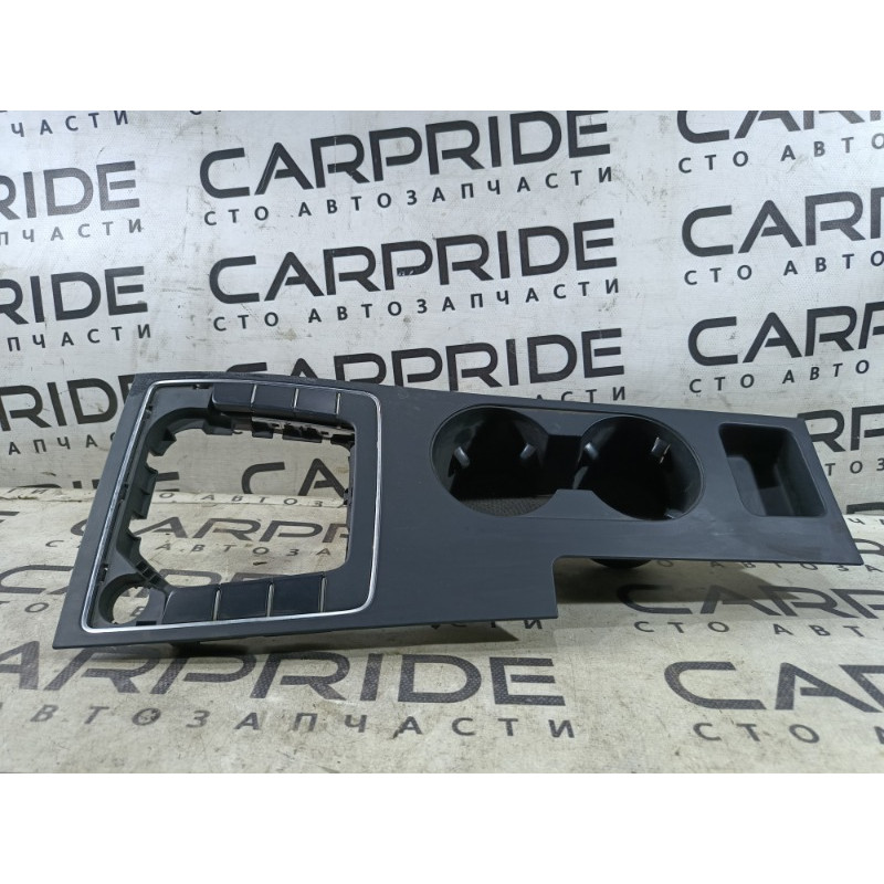 Накладка центральной консоли (салон) Volkswagen Passat B7 2013 2.5 561862534