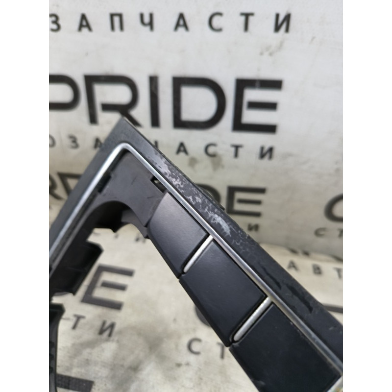 Накладка центральной консоли (салон) Volkswagen Passat B7 2013 2.5 561862534