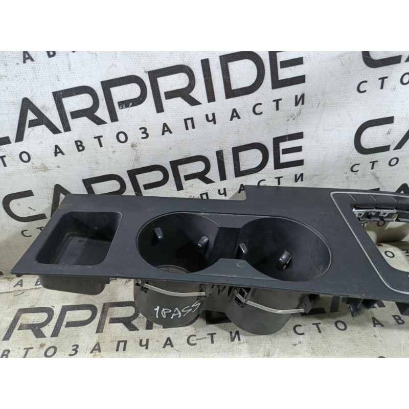 Накладка центральной консоли (салон) Volkswagen Passat B7 2013 2.5 561862534