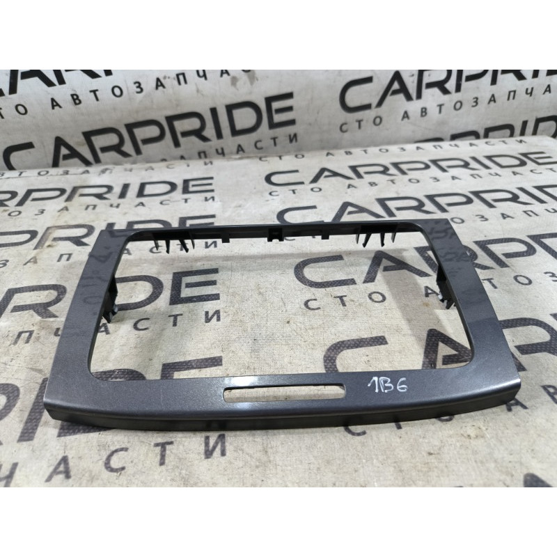 Рамка магнитофона (салон) Volkswagen Passat B6 2008 2.0 BKP 3c0858069m