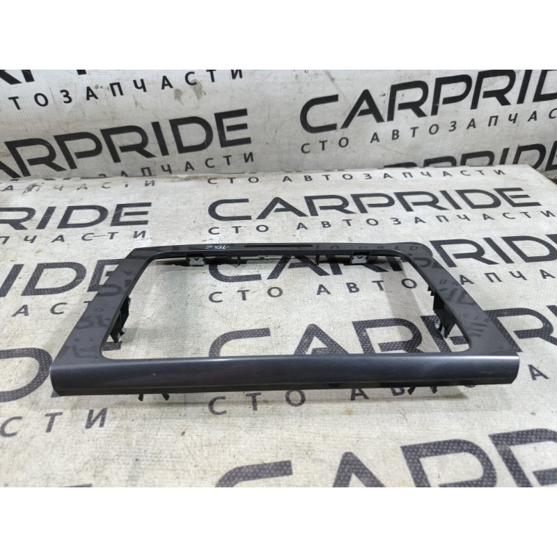 Рамка магнитофона (салон) Volkswagen Passat B6 2008 2.0 BKP 3c0858069m