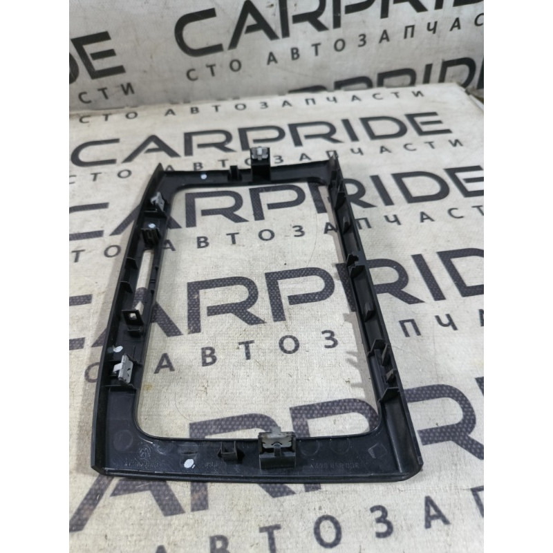 Рамка магнитофона (салон) Volkswagen Passat B6 2008 2.0 BKP 3c0858069m