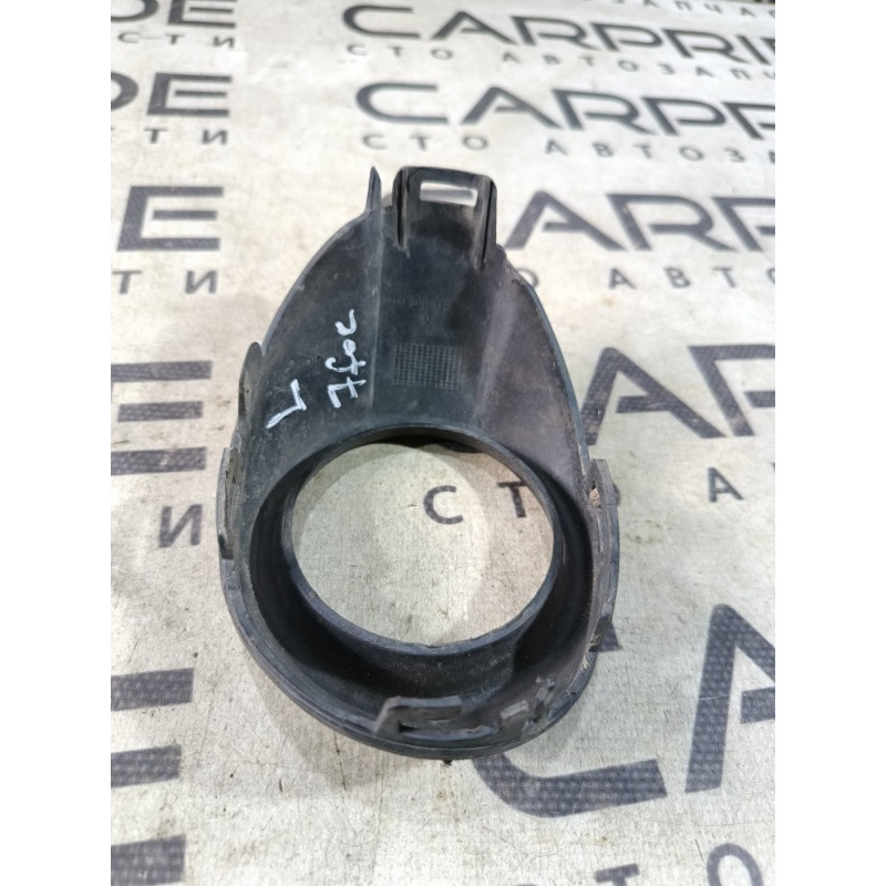 Накладка протитуманної фари (кузов і елементи) Ford Focus MK3 2016 2.0 CP9Z-17E811-C