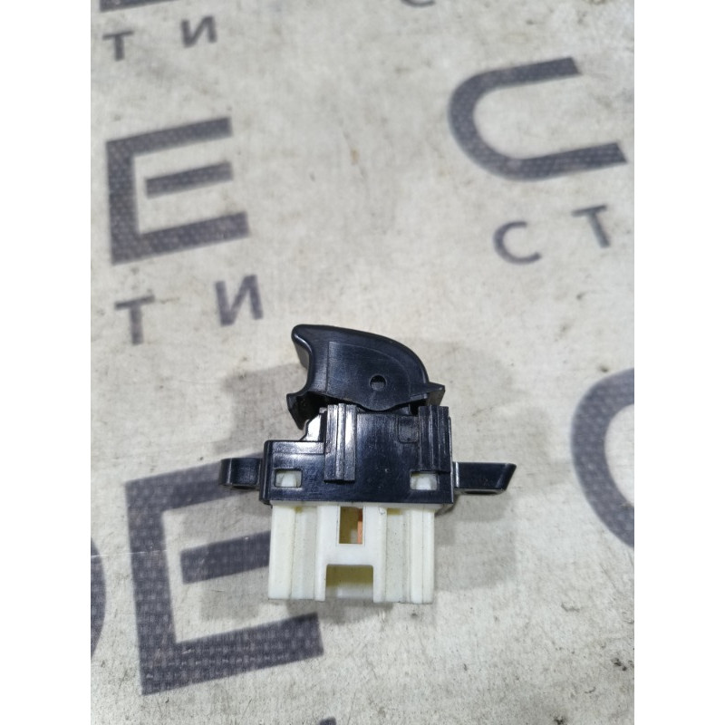 Кнопка стеклоподъемника (электрика / кнопки) Mazda 6 GG 2007 2.0 RF7J