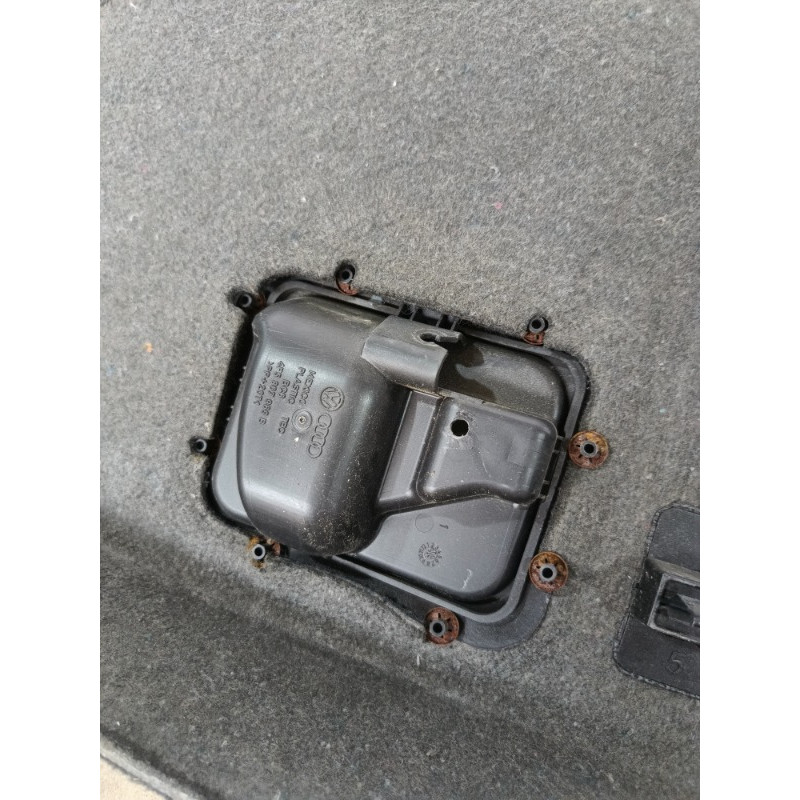 Обшивка кришки багажника (салон) Audi A6 C6 4F5-867-975-G36R