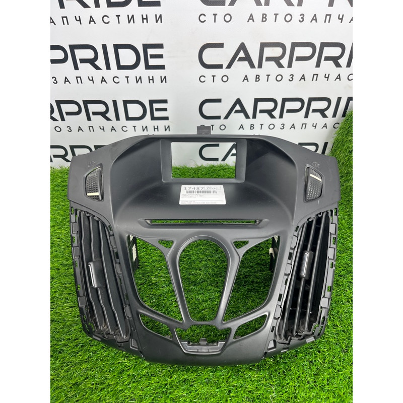 Рамка магнитофона (салон) FORD Focus MK3 2014 2.0 CV6Z-18842-JA