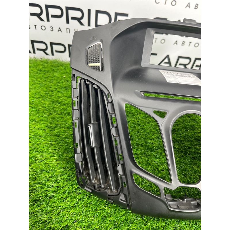 Рамка магнитофона (салон) FORD Focus MK3 2014 2.0 CV6Z-18842-JA