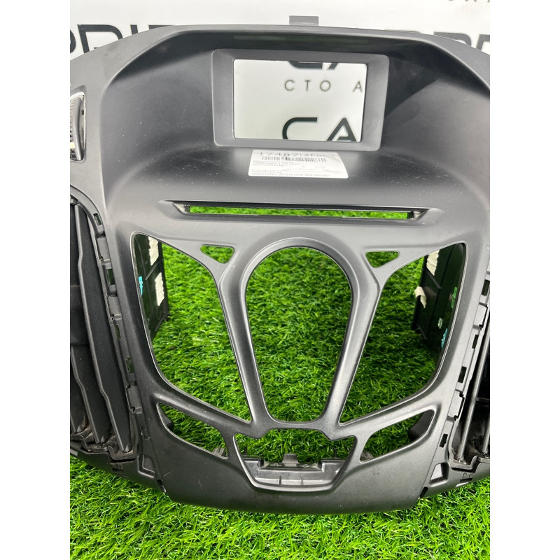 Рамка магнитофона (салон) FORD Focus MK3 2014 2.0 CV6Z-18842-JA