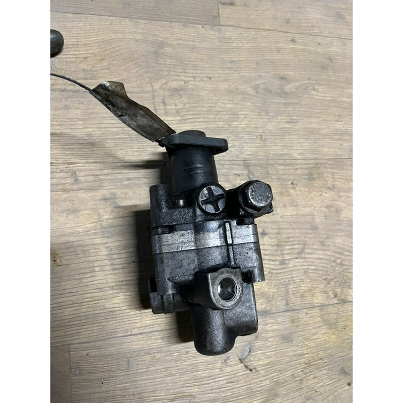 Насос гидроусилителя руля (рулевое управление) BMW 5-series E34 32411141250