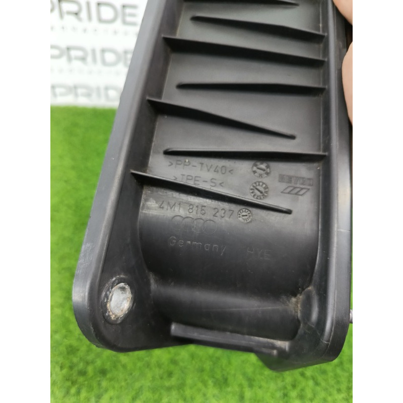 Воздухозаборник (впускная система) Audi Q7 4M 2015 3.0 CRE 4m1815237a