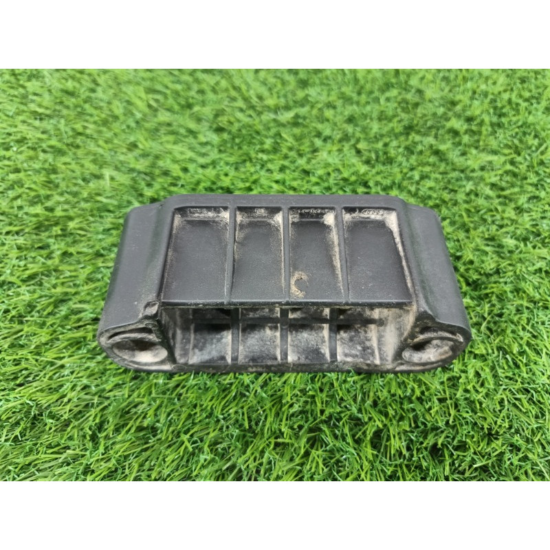 Піддомкратник (кузов і елементи) Audi Q7 4M 2015 3.0 CRE 4M0802845C